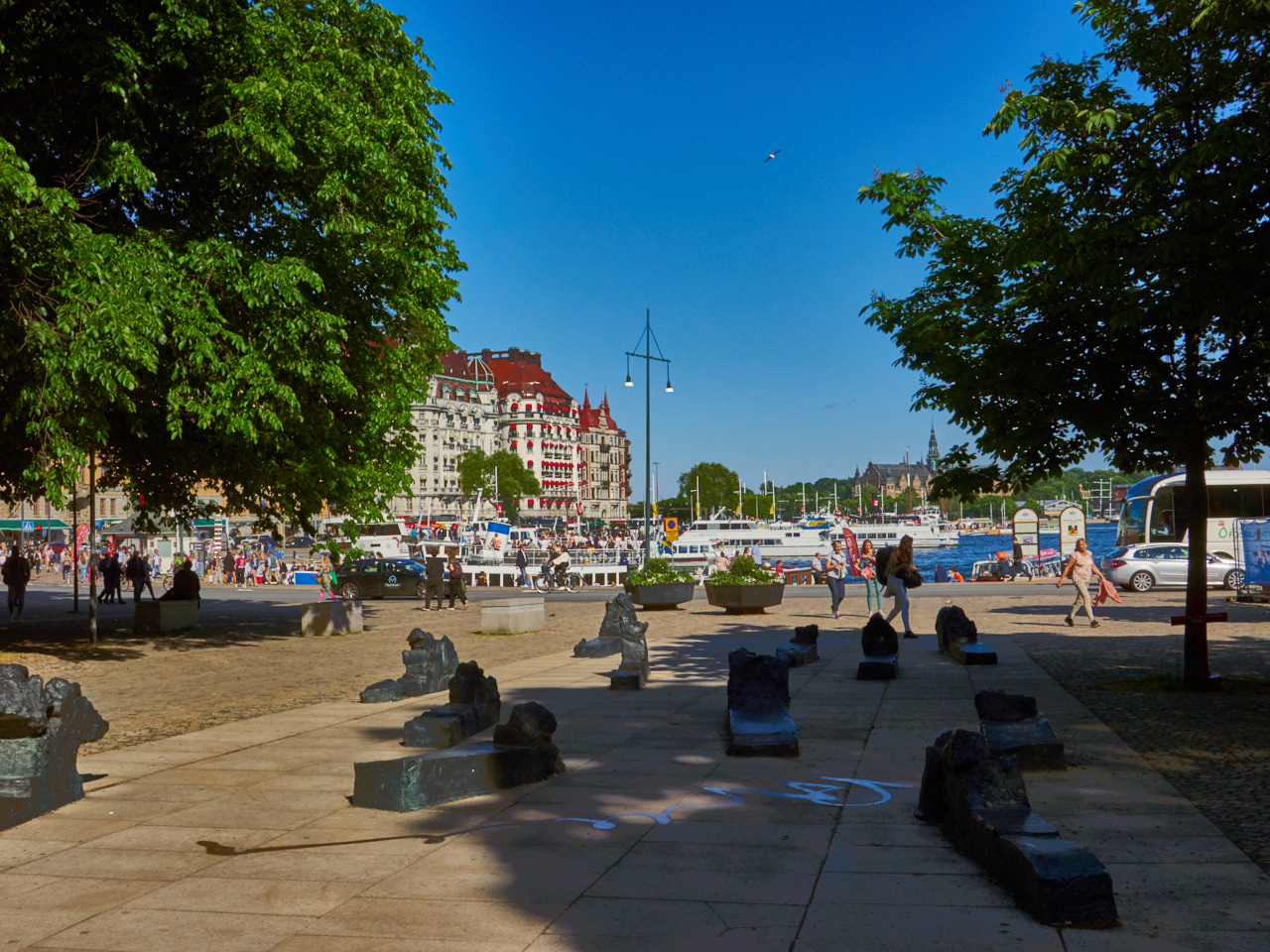 028 Stockholm 14 06 19 56