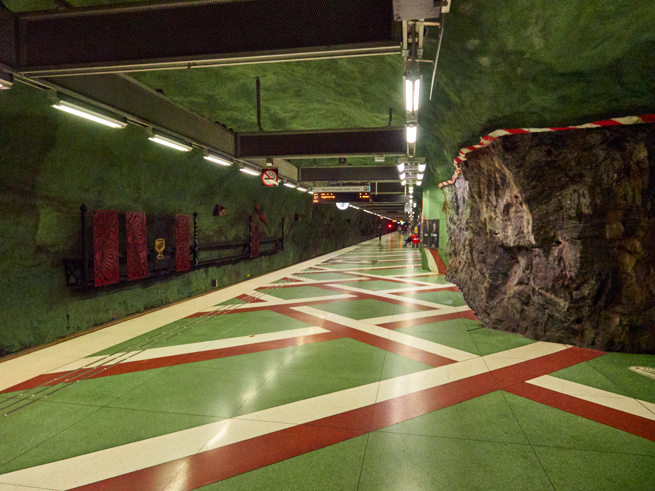 031 Stockholm 14 06 19 62