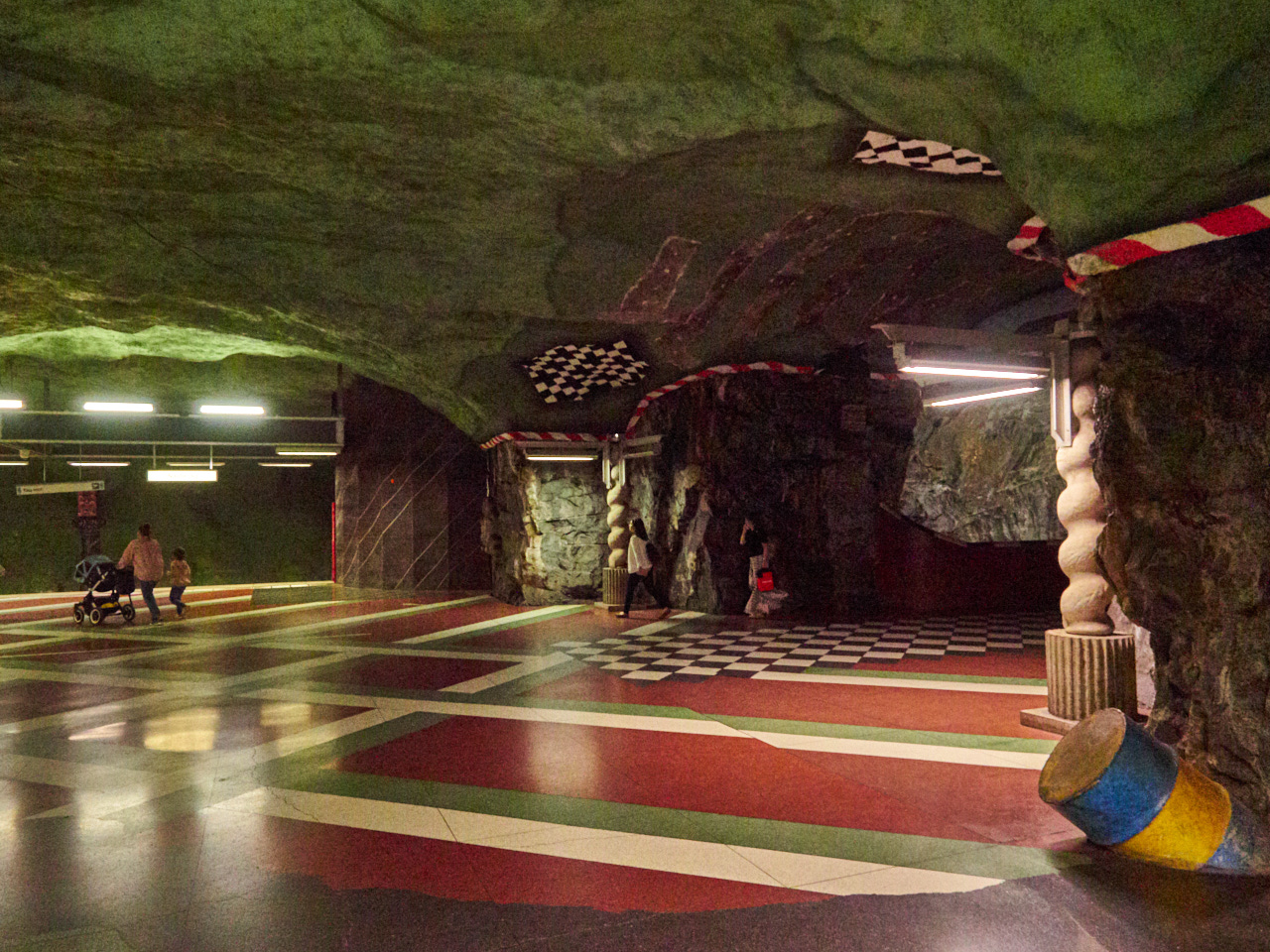 032 Stockholm 14 06 19 63