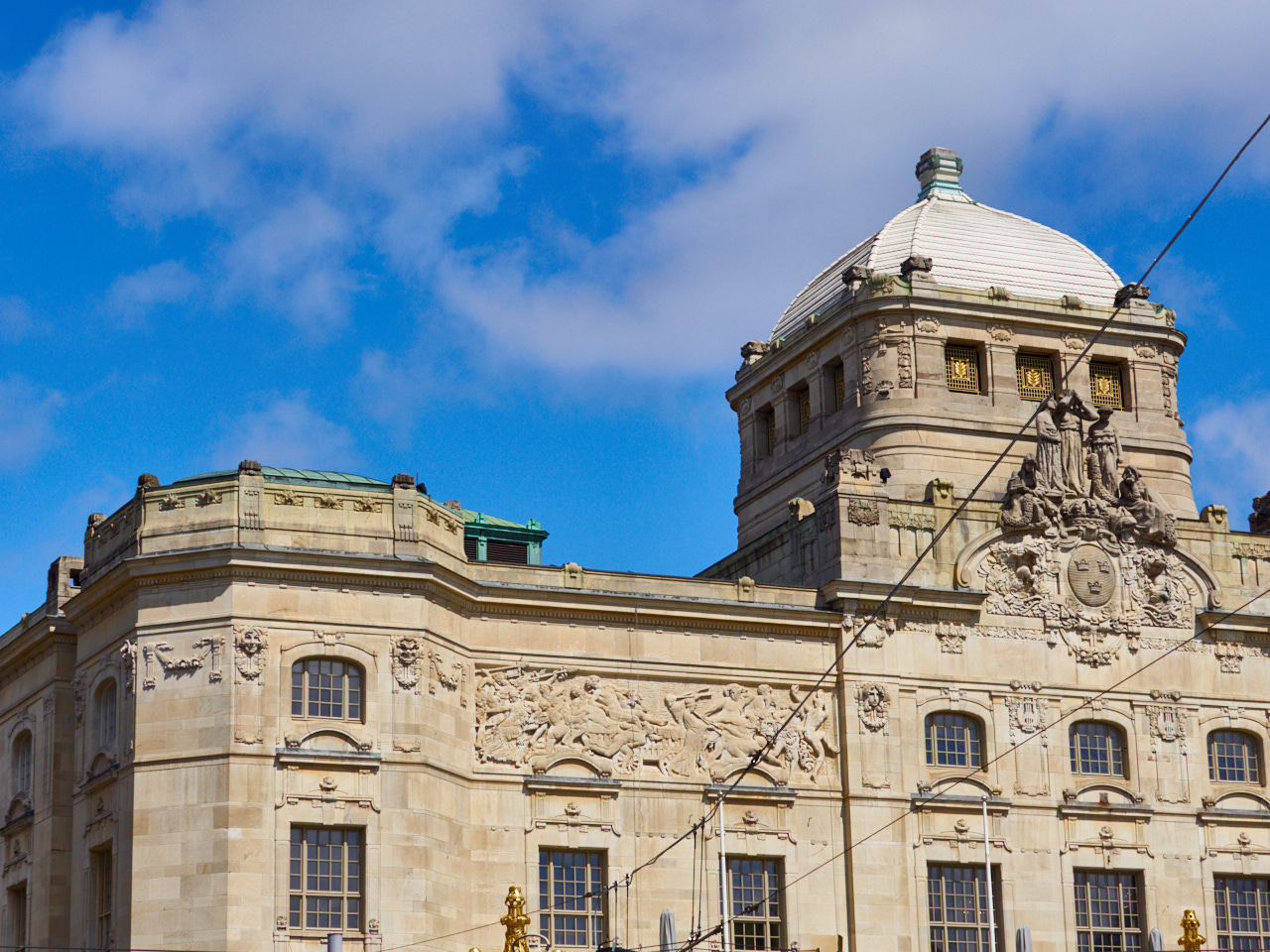 052 Stockholm 14 06 19 101