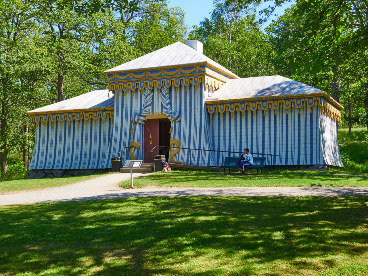 107 Stockholm 15 06 19 25