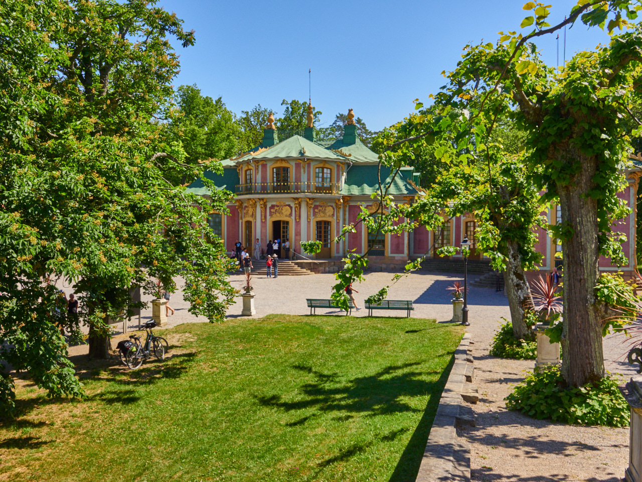 110 Stockholm 15 06 19 31