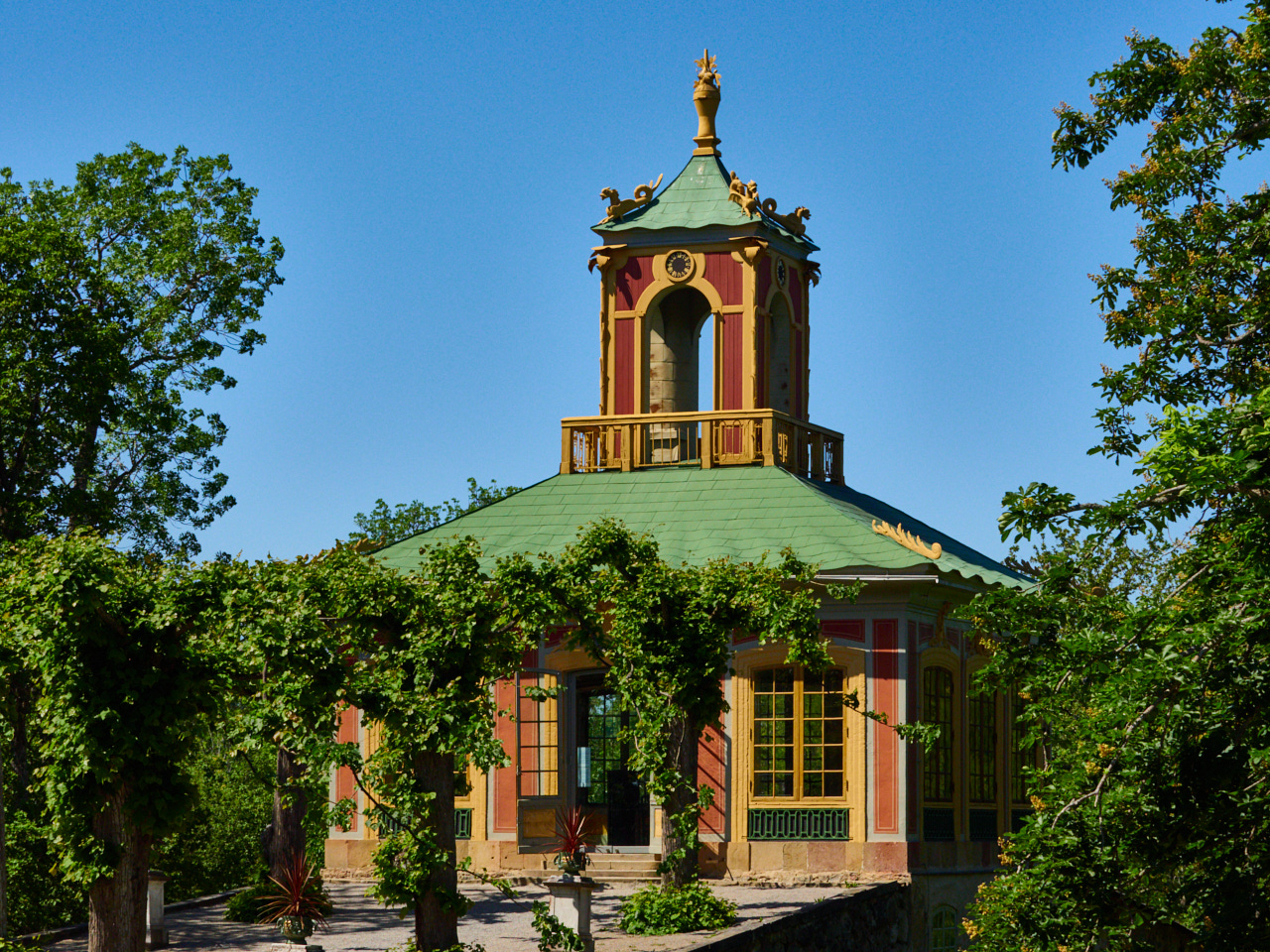 154 Stockholm 15 06 19 140