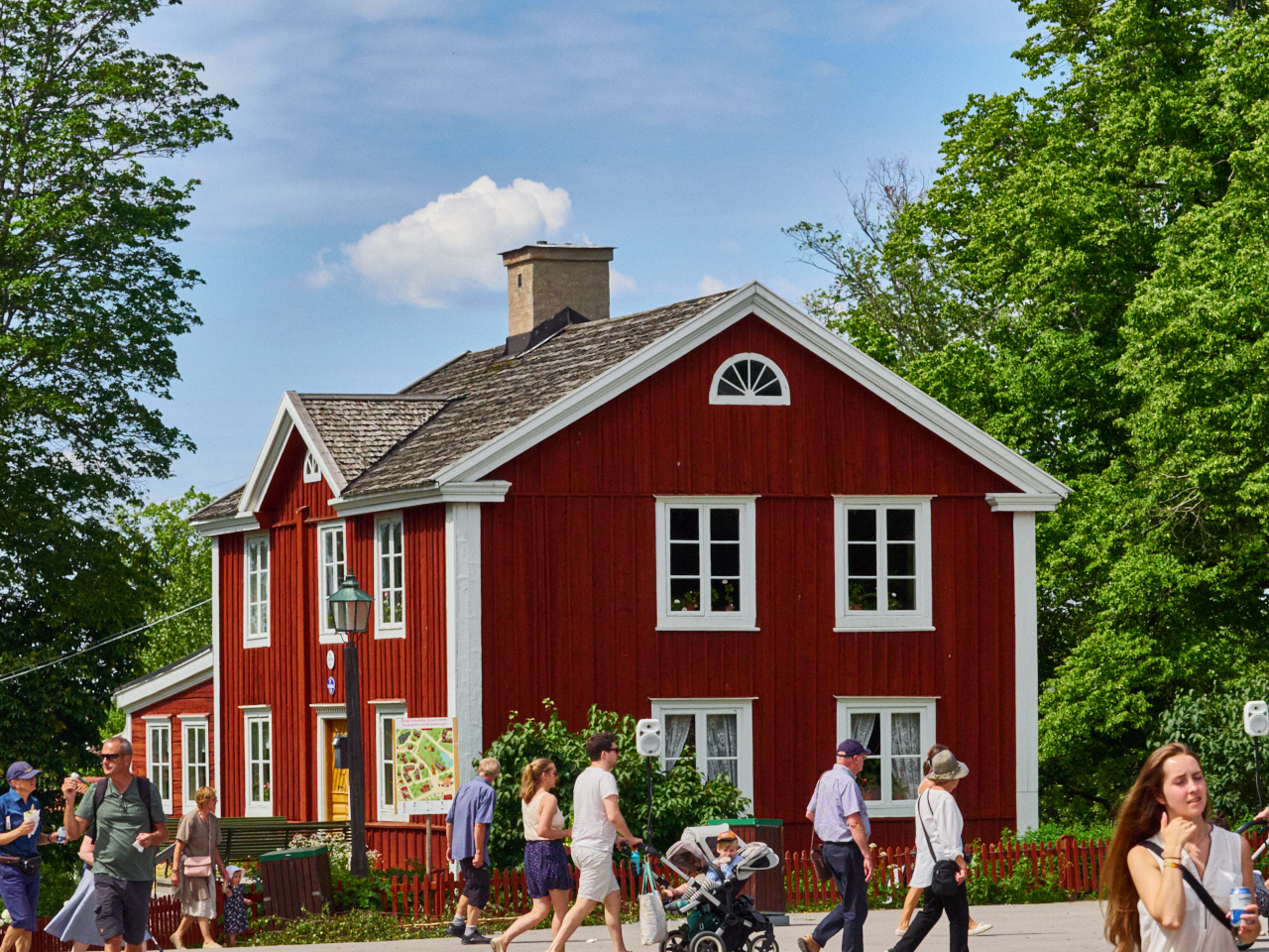 188 Stockholm 16 06 19 28