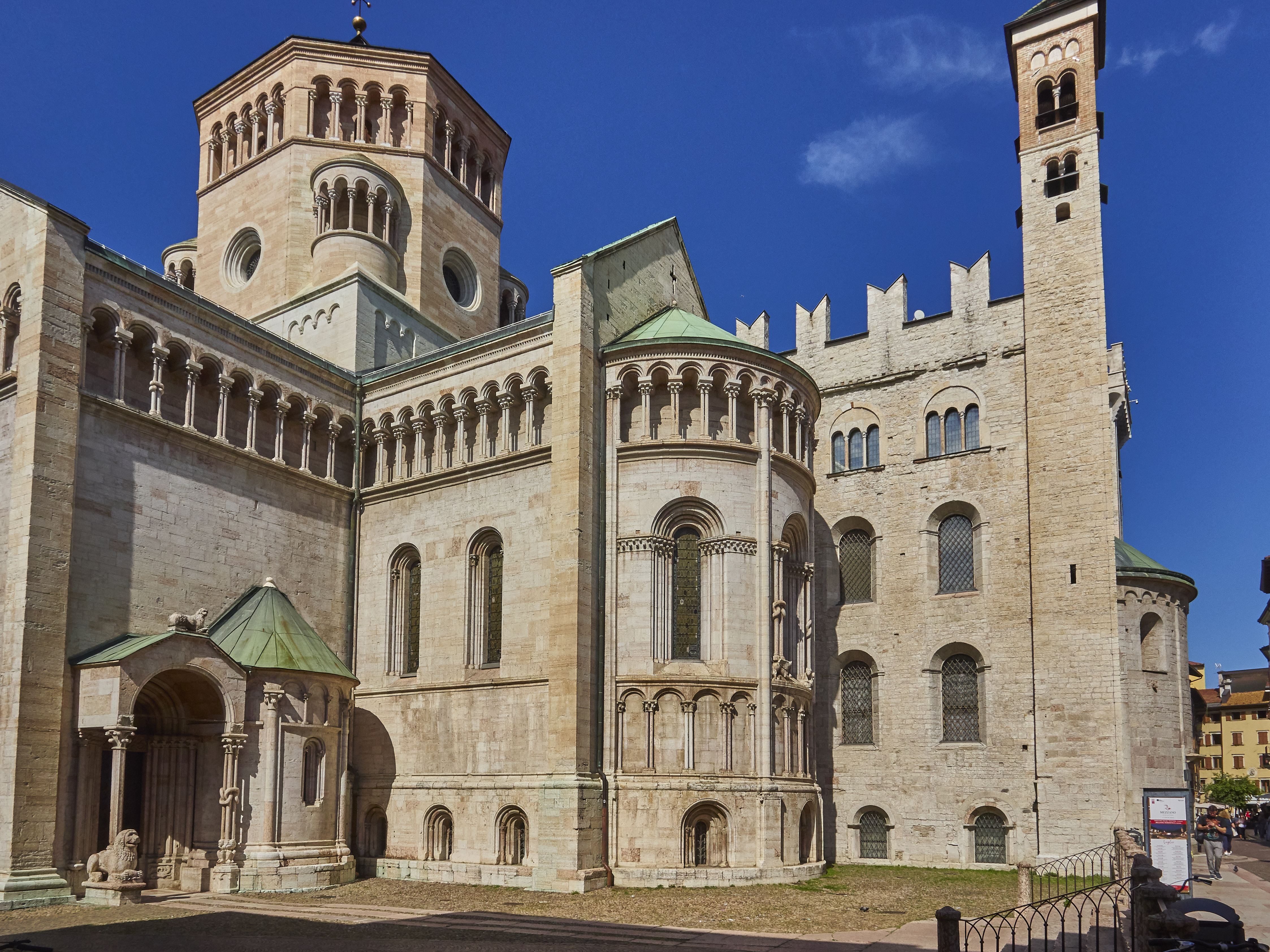 Ledrosee 18 09 19 12