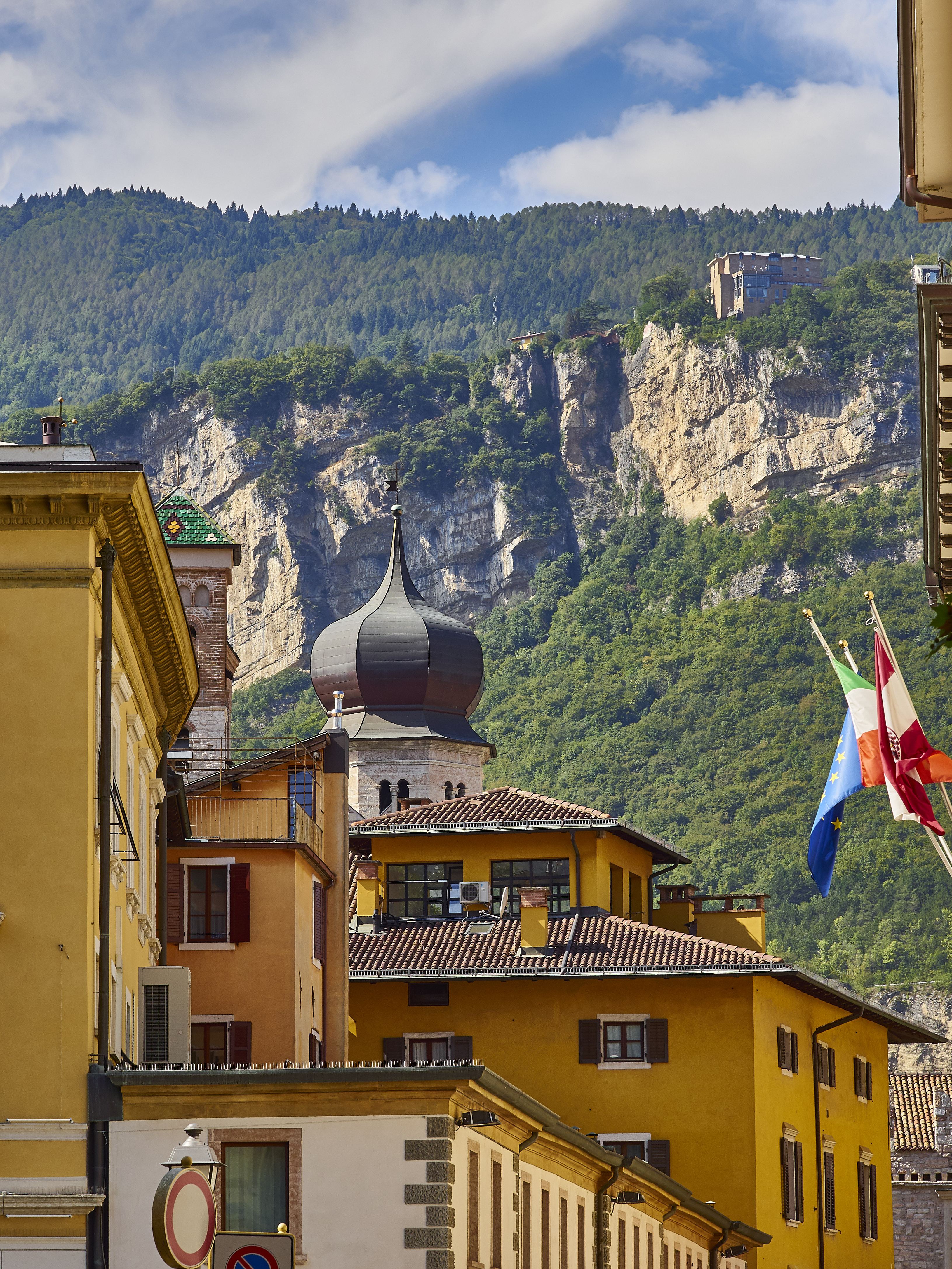 Ledrosee 18 09 19 57